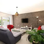1866 Vila Sisan