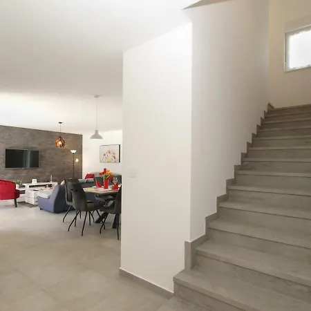 Villa 1866 *